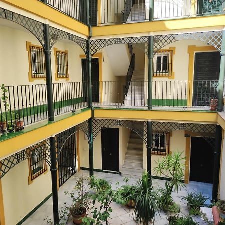 Estudio Rufina.Tranquilidad ,Alameda De Hercules! Sevilla Bagian luar foto